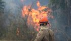 Bombeiros de MS lutam para conter grandes chamas na região do Nabileque