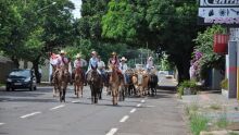 Expogrande promove passeio com cavaleiros e carro de boi