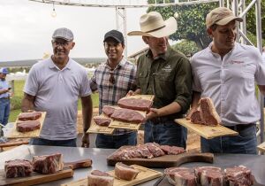 Vermelho Beef apresenta desossa ao vivo e degustação de cortes no Congresso Mundial de Brangus