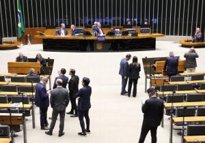 Câmara aprova MP que abre crédito de R$ 10 bilhões para reduzir preço do diesel