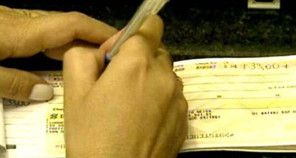 Governo endurece regras para utilização de cheques