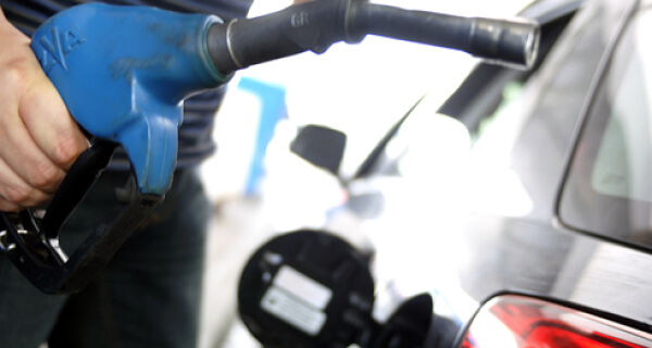 Redução de etanol de 25% para 18% economizaria 140 milhões de litros por mês