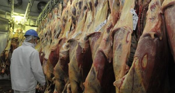 Brasil e Argentina discutem acordo sobre importação de carne