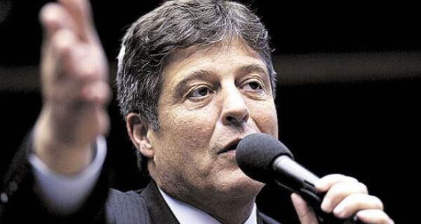 Mendes Ribeiro manifesta-se sobre dificuldades do setor fumageiro