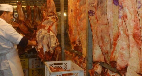 Brasil foi responsável por 19,5% dos abates bovinos mundiais em 2012, aponta USDA