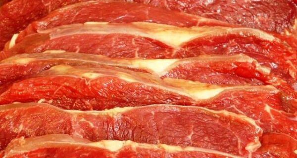 Exportações de carne bovina e de frango crescem em julho