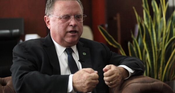 Ministro diz que Brasil está perto de retomar envio de carne in natura aos EUA