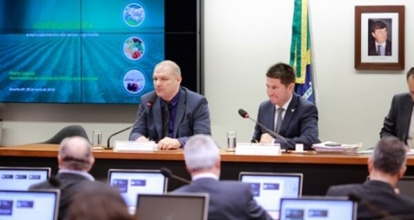 CNA discute soluções para o endividamento rural
