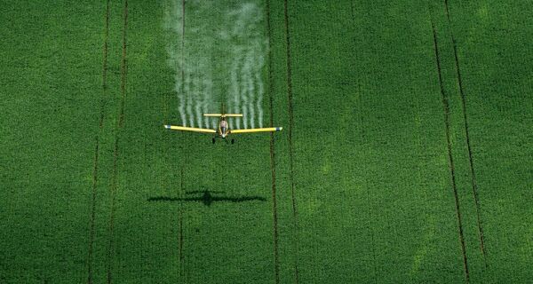 Ação questiona lei sobre pulverização aérea de agrotóxicos