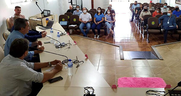 Em Iguatemi, equipe da Semagro acompanha ações do PROSOLO