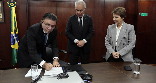 José Ferreira Costa Neto assume presidência da Anater
