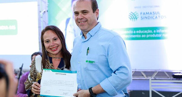 Entrega de certificados do Senar marca abertura da 50ª Festa do Peão em Cassilândia
