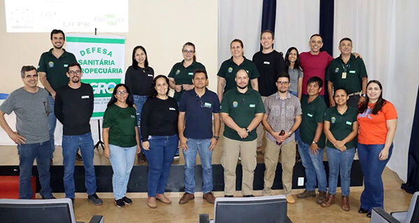 Iagro, Adapar e UFPR promovem ações integradas contra o caruru palmeri em MS