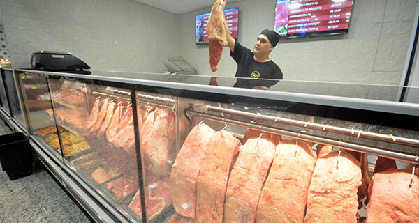 Preço da carne cai e Campo Grande registra inflação de 4,76%, menor índice desde 2019