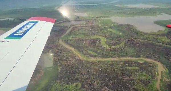 Bombeiros de MS atuam para controlar incêndio no Pantanal