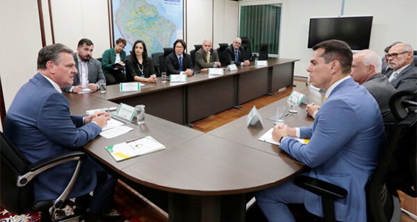 Mapa e MGI dialogam sobre a reestruturação das carreiras da Defesa Agropecuária