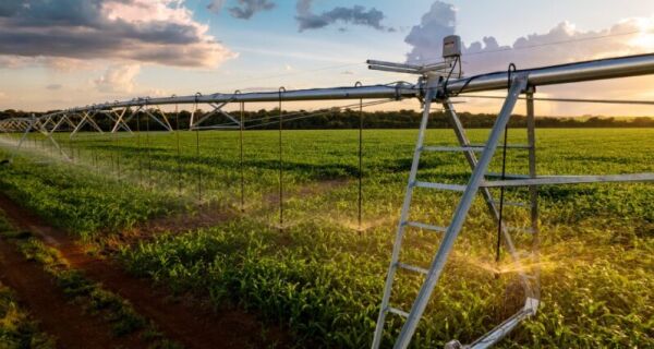 Quebras de safra intensificam o interesse público pela irrigação