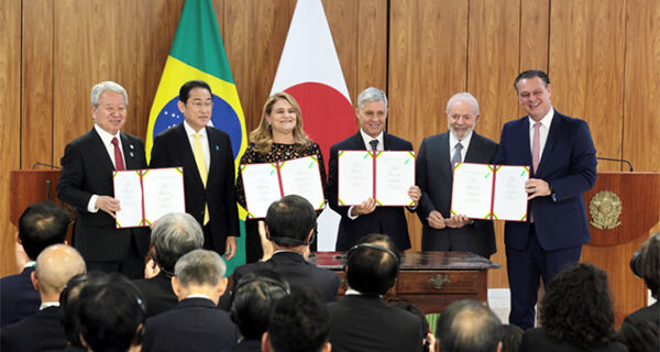 Brasil e Japão assinam memorando de cooperação para recuperação de áreas degradadas