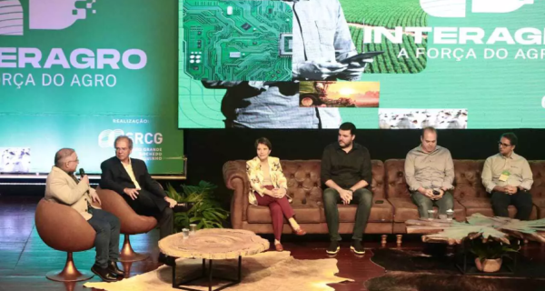 Paulo Guedes prevê cenário otimista para país se apostar no "verde e digital" 
