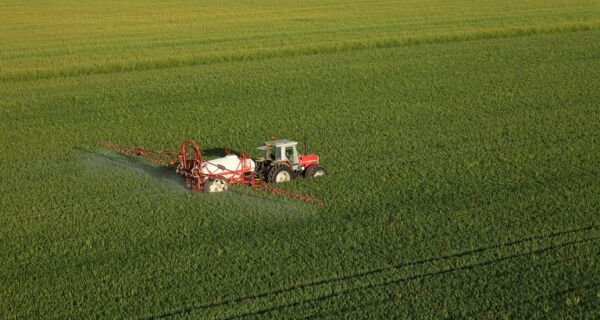 Brasil bate recorde na liberação de defensivos agrícolas em 2024