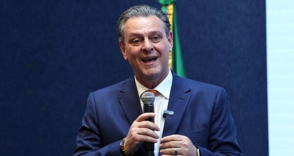 Ministro pede apoio da bancada ruralista para criar fundo sanitário nacional