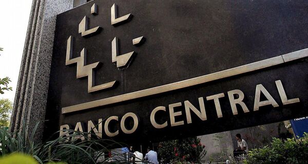 BC eleva a taxa Selic ao maior patamar em quase 20 anos: 14,25%
