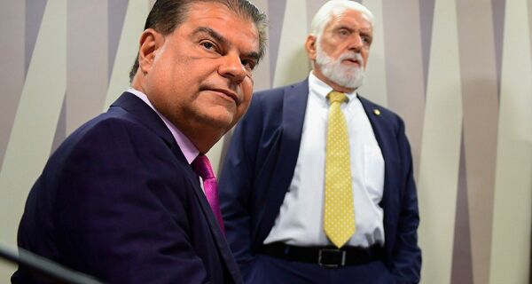 Senadores partem nesta sexta-feira para reabrir diálogo com os EUA