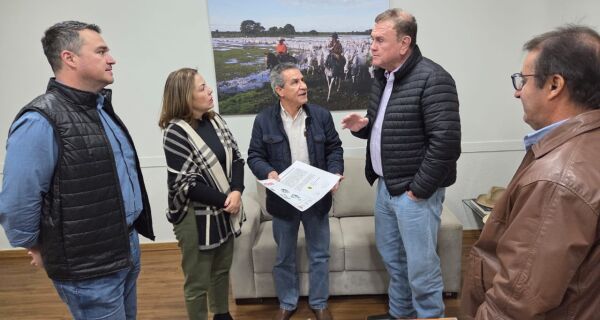 Iagro entrega certificação de área livre de aftosa sem vacinação para Embrapa Gado de Corte