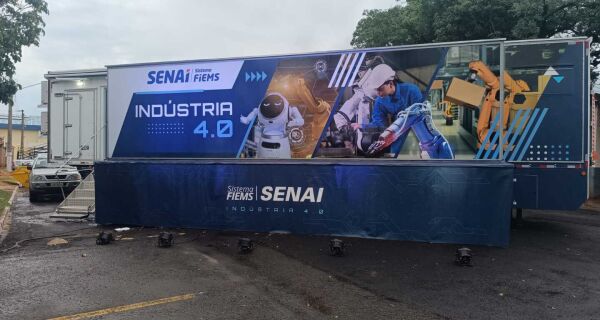 Carreta do SENAI leva inovação e conhecimento à Expogenética MS 2025