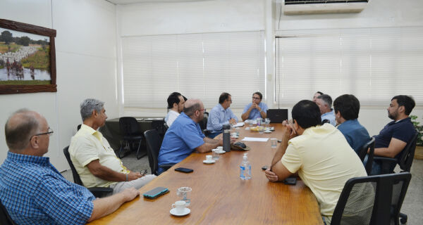 Acrissul reúne Iagro, Embrapa e produtores para debater identificação animal 