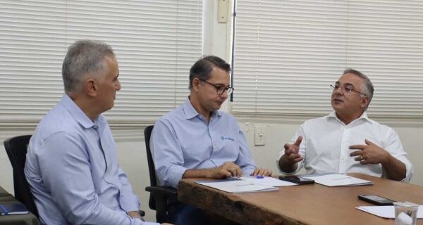 Instituições firmam parceria para lançar a "Escola do Leite" em MS