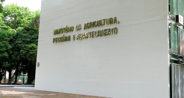 Câmara aprova aval do Ministério da Agricultura para normas que afetem o setor