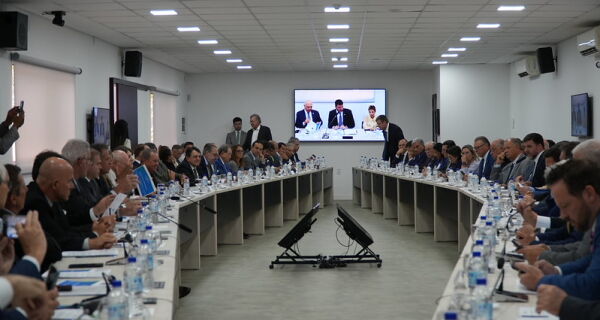 FPA tem 200 parlamentares reeleitos e eleitos para cargos no Congresso
